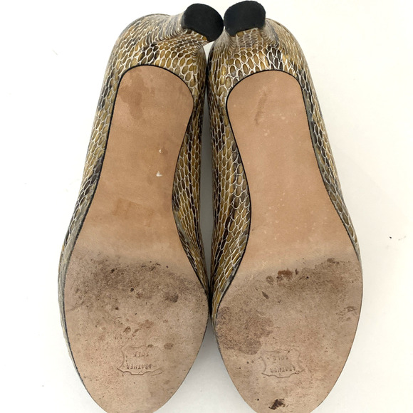 Stuart Weitzman Logo Plainfield Pump Beige Snake Embossed Patent Leather Peep 7 - Picture 9 of 9